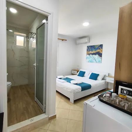 Siempre Viva ゲストハウス Dhërmi